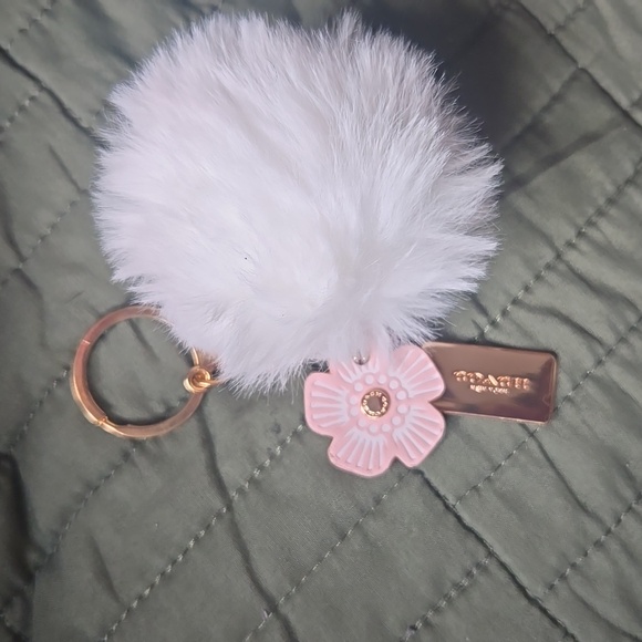 Coach Hangtag Keycharm - Picture 3 of 3